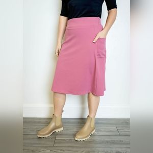 Side Pocket Style Athletic Skirt in Mauve